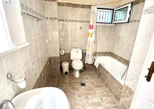 villa-evgenia-7-bathroom